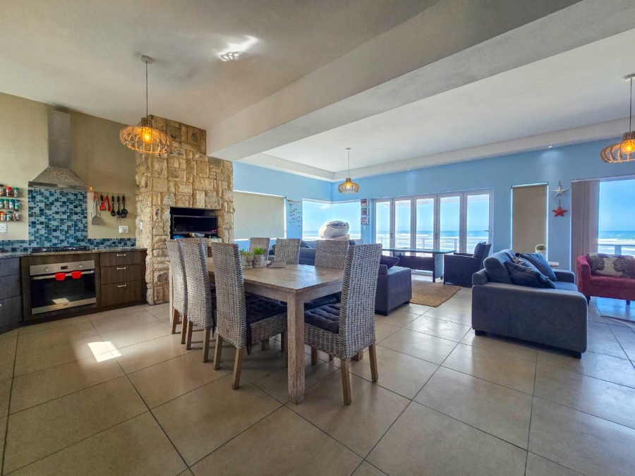 6 Bedroom Property for Sale in Stilbaai Oos Western Cape
